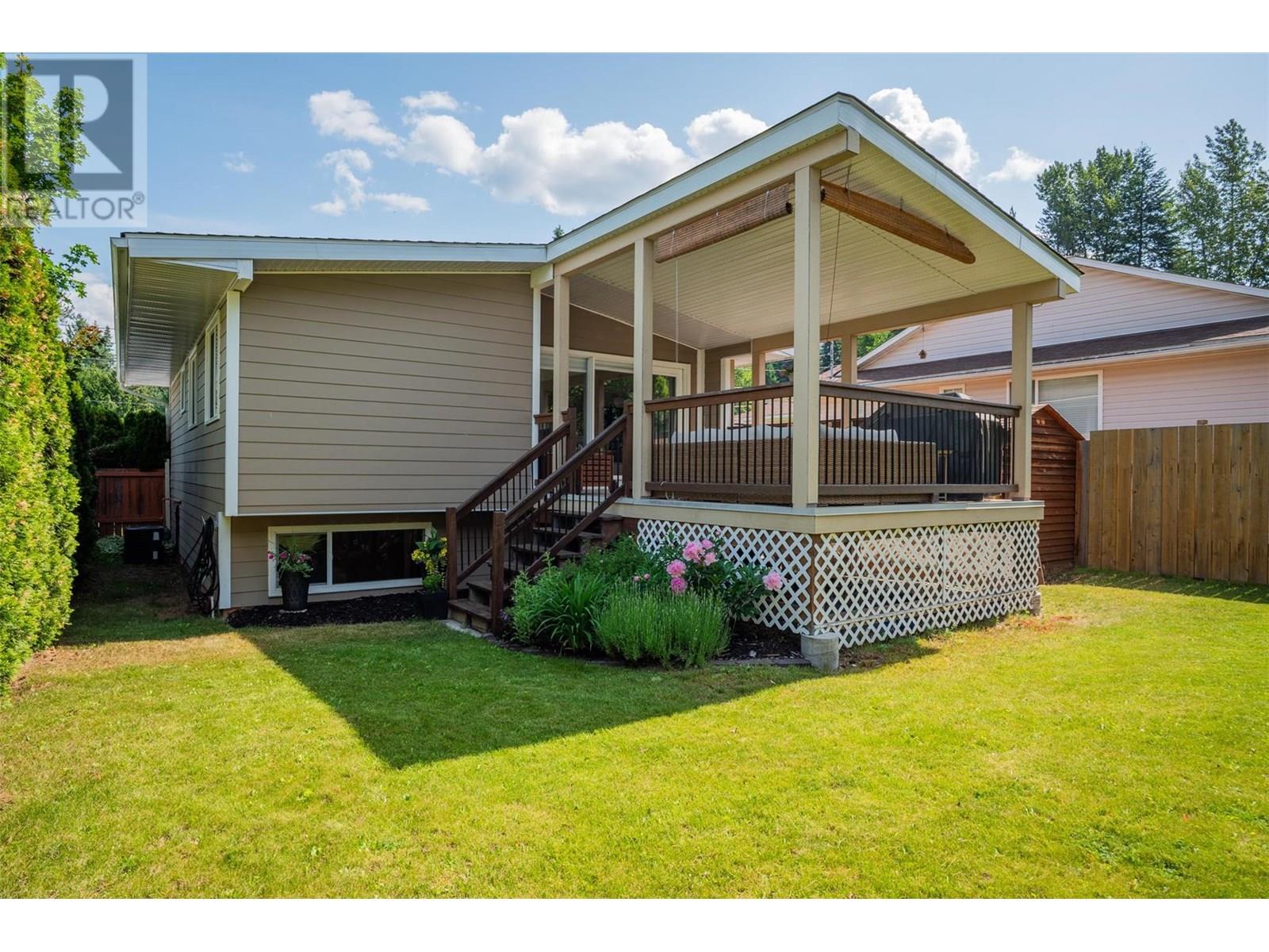 99 Johnson Road, Fruitvale, British Columbia  V0G 1L0 - Photo 34 - 10352184