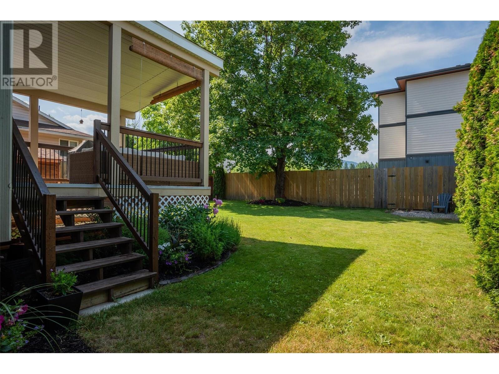 99 Johnson Road, Fruitvale, British Columbia  V0G 1L0 - Photo 35 - 10352184
