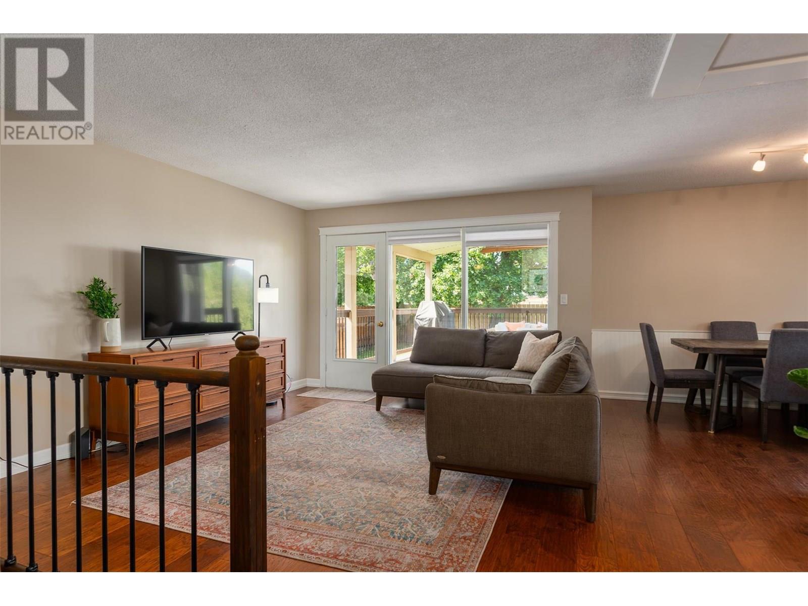 99 Johnson Road, Fruitvale, British Columbia  V0G 1L0 - Photo 4 - 10352184