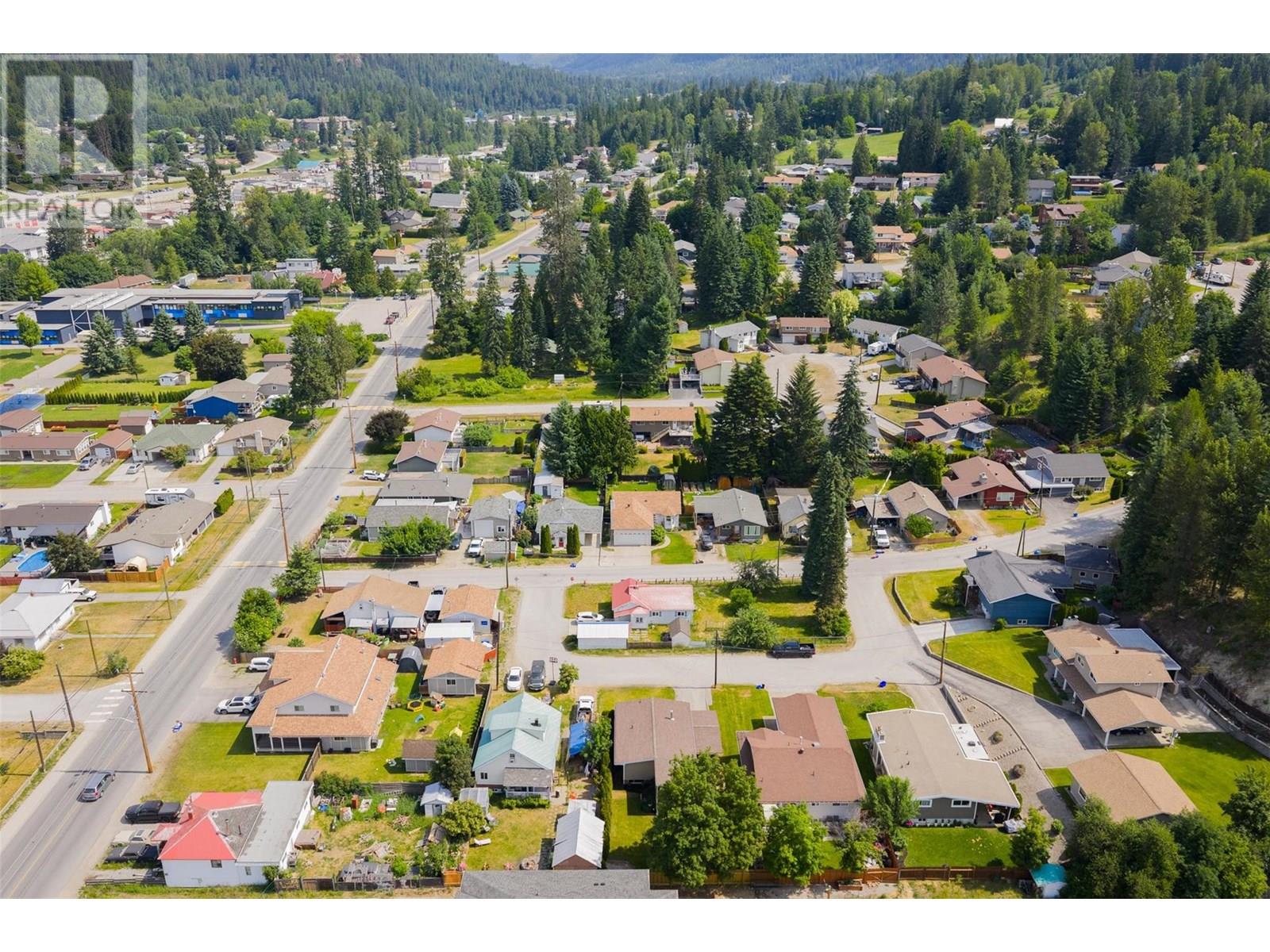 99 Johnson Road, Fruitvale, British Columbia  V0G 1L0 - Photo 41 - 10352184