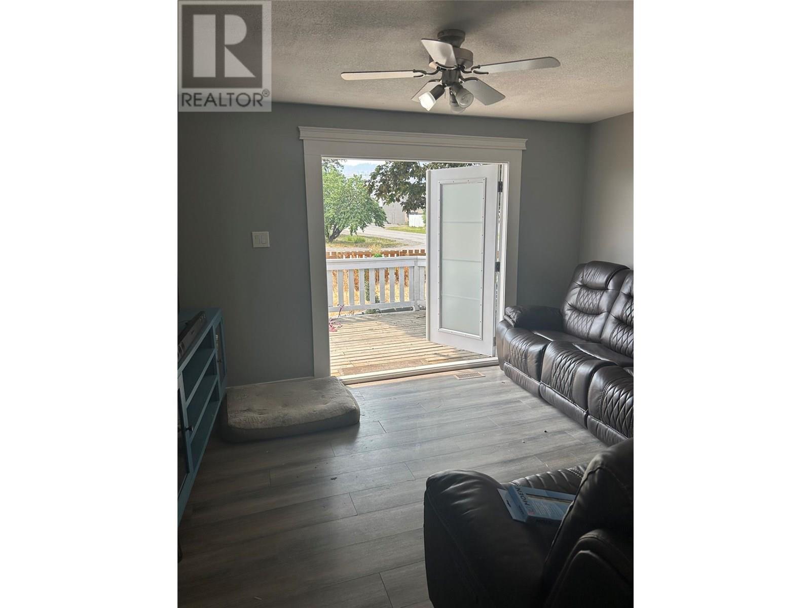 1074 Surrey Avenue, Kamloops, British Columbia  V2B 1R2 - Photo 12 - 10352264