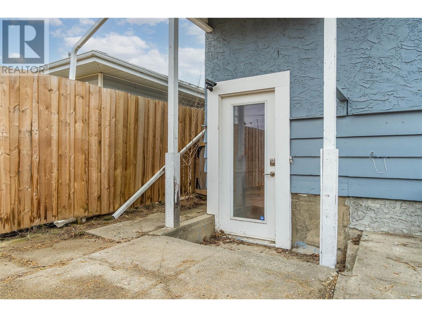 1074 Surrey Avenue, Kamloops, British Columbia  V2B 1R2 - Photo 15 - 10352264