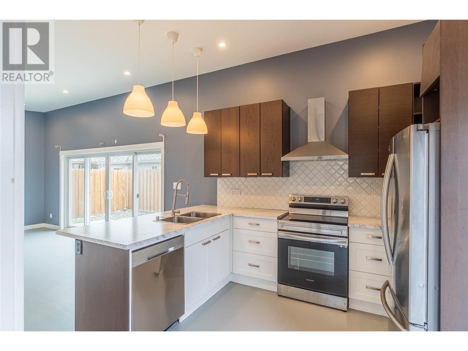 1074 Surrey Avenue, Kamloops, British Columbia  V2B 1R2 - Photo 30 - 10352264