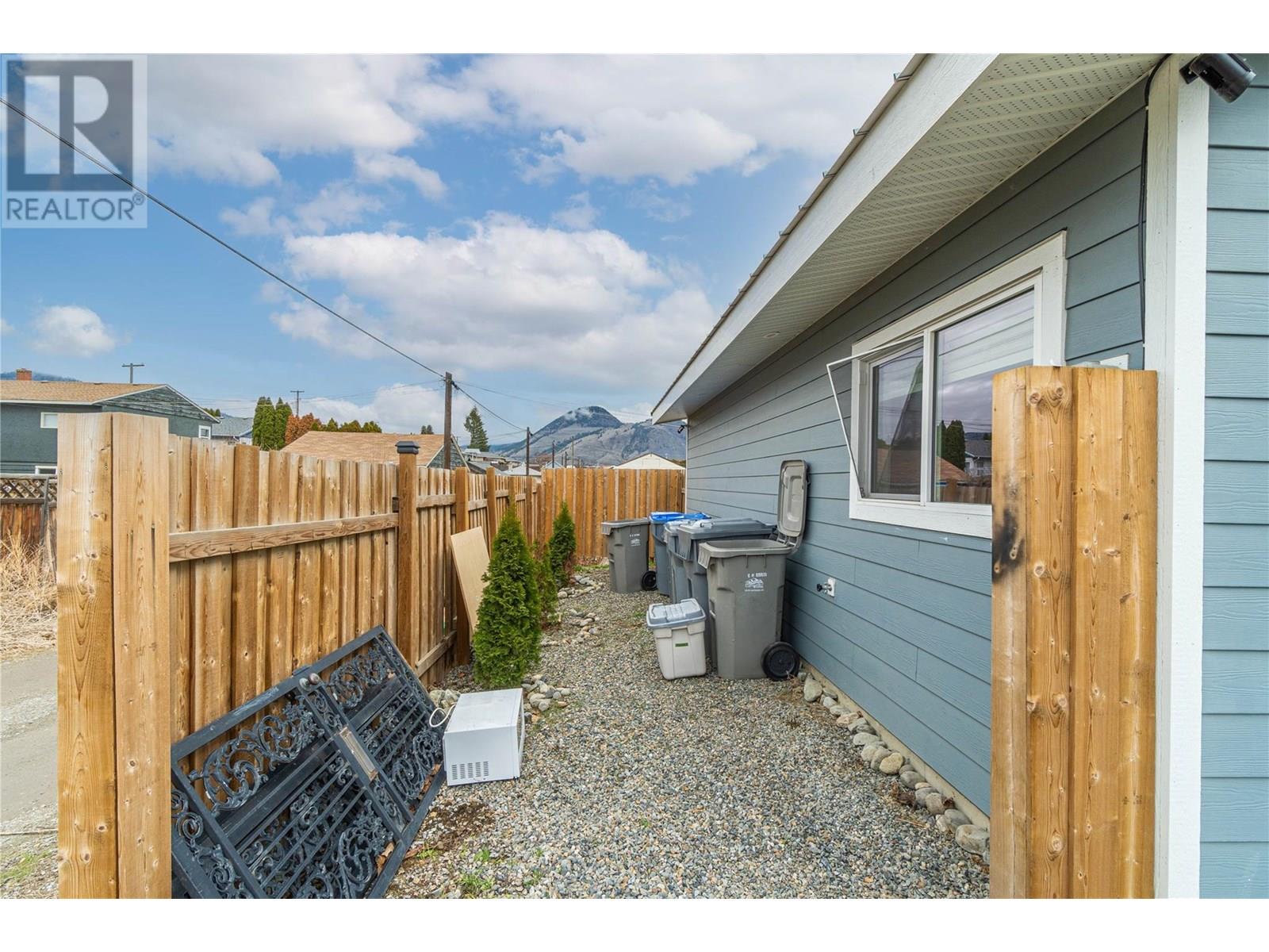1074 Surrey Avenue, Kamloops, British Columbia  V2B 1R2 - Photo 39 - 10352264
