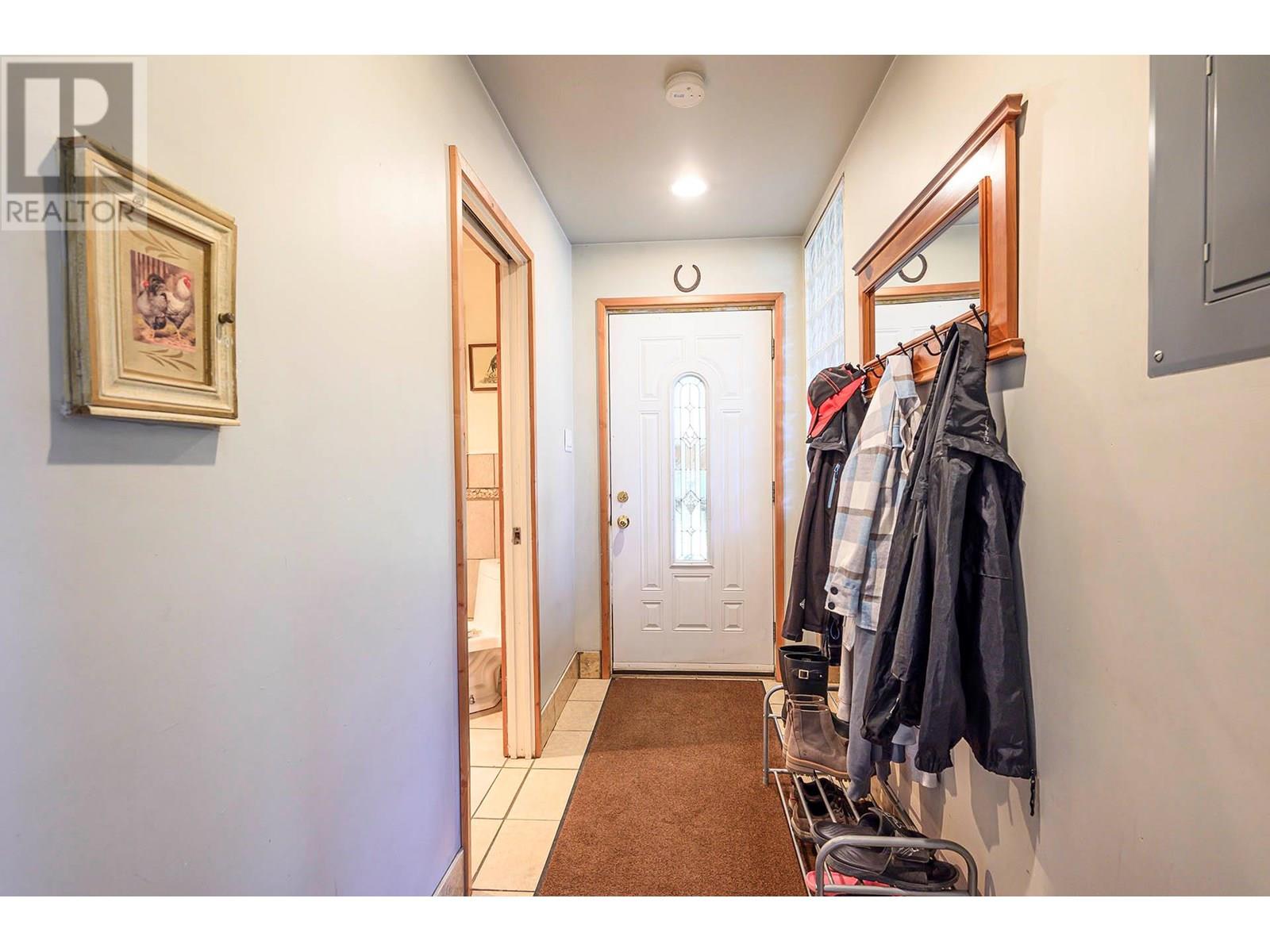 3215 Yellowhead Highway, Barriere, British Columbia  V0E 2E0 - Photo 3 - 10352207