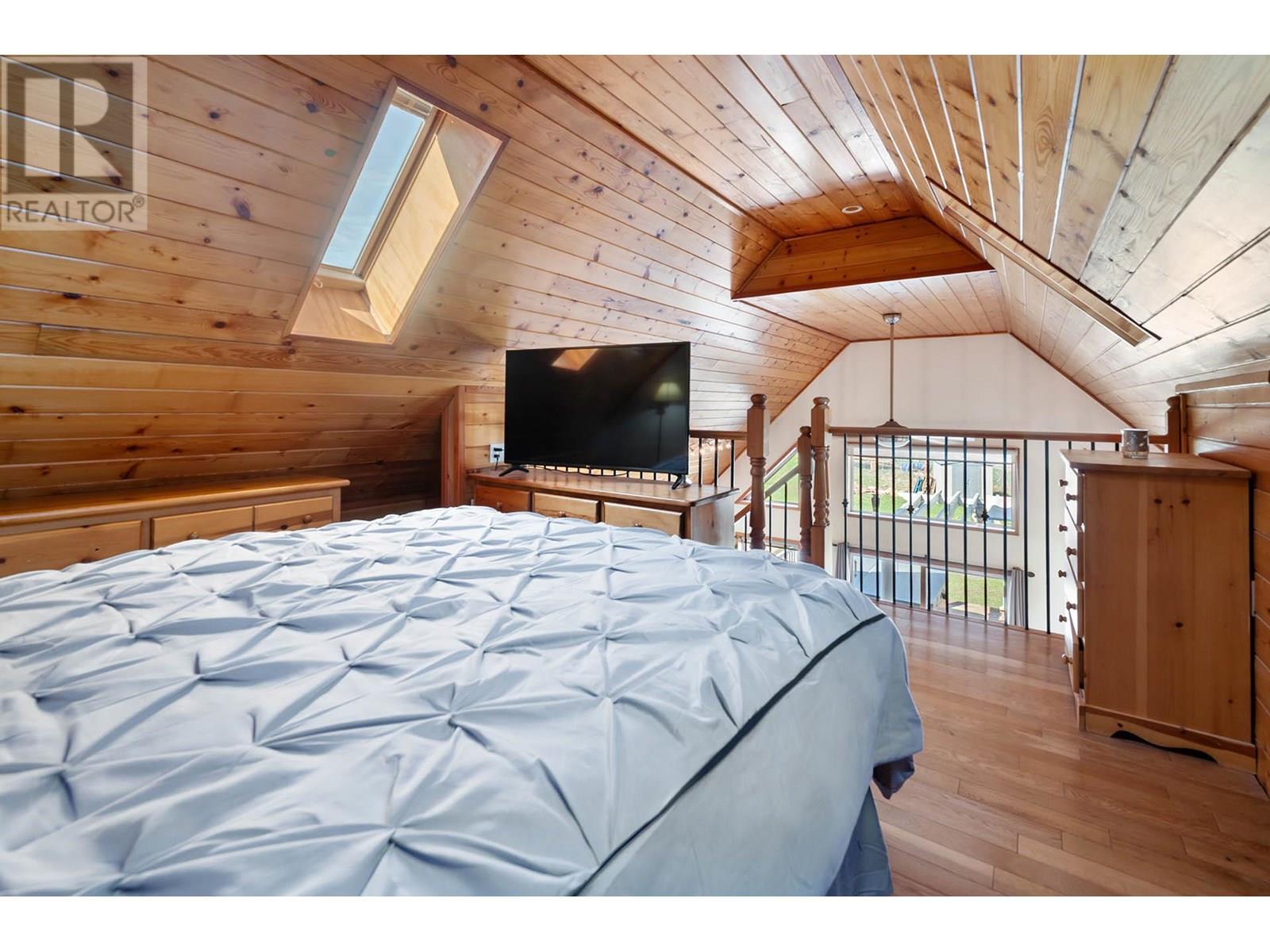 3215 Yellowhead Highway, Barriere, British Columbia  V0E 2E0 - Photo 34 - 10352207