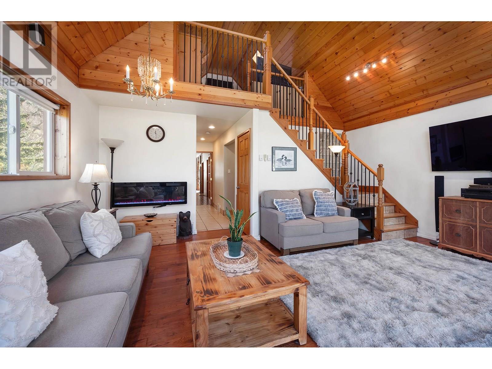 3215 Yellowhead Highway, Barriere, British Columbia  V0E 2E0 - Photo 7 - 10352207