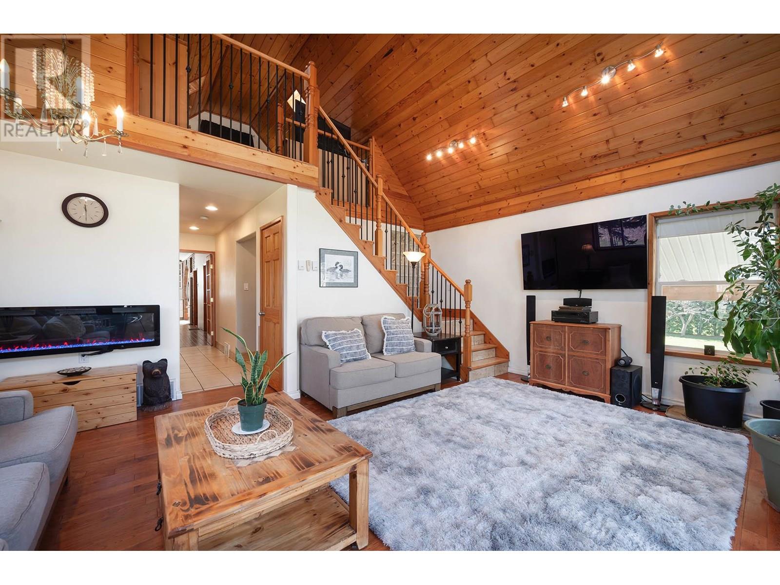 3215 Yellowhead Highway, Barriere, British Columbia  V0E 2E0 - Photo 8 - 10352207
