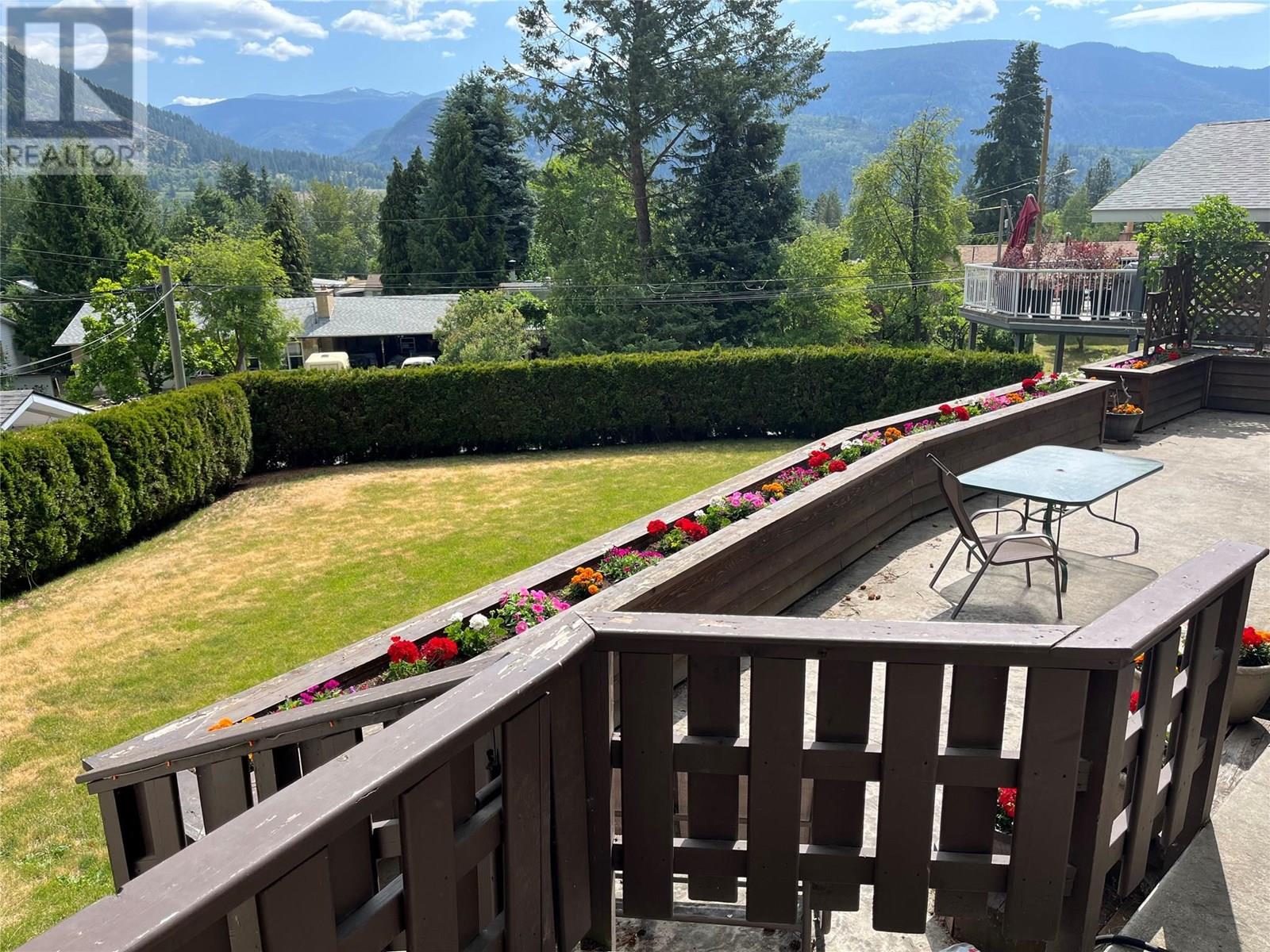 801 Lynnwood Crescent, Castlegar, British Columbia  V1N 1E5 - Photo 17 - 10352071