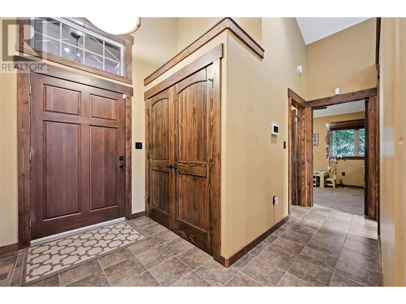 2522 Cobblestone Trail, Invermere, British Columbia  V0A 1K6 - Photo 3 - 10351410