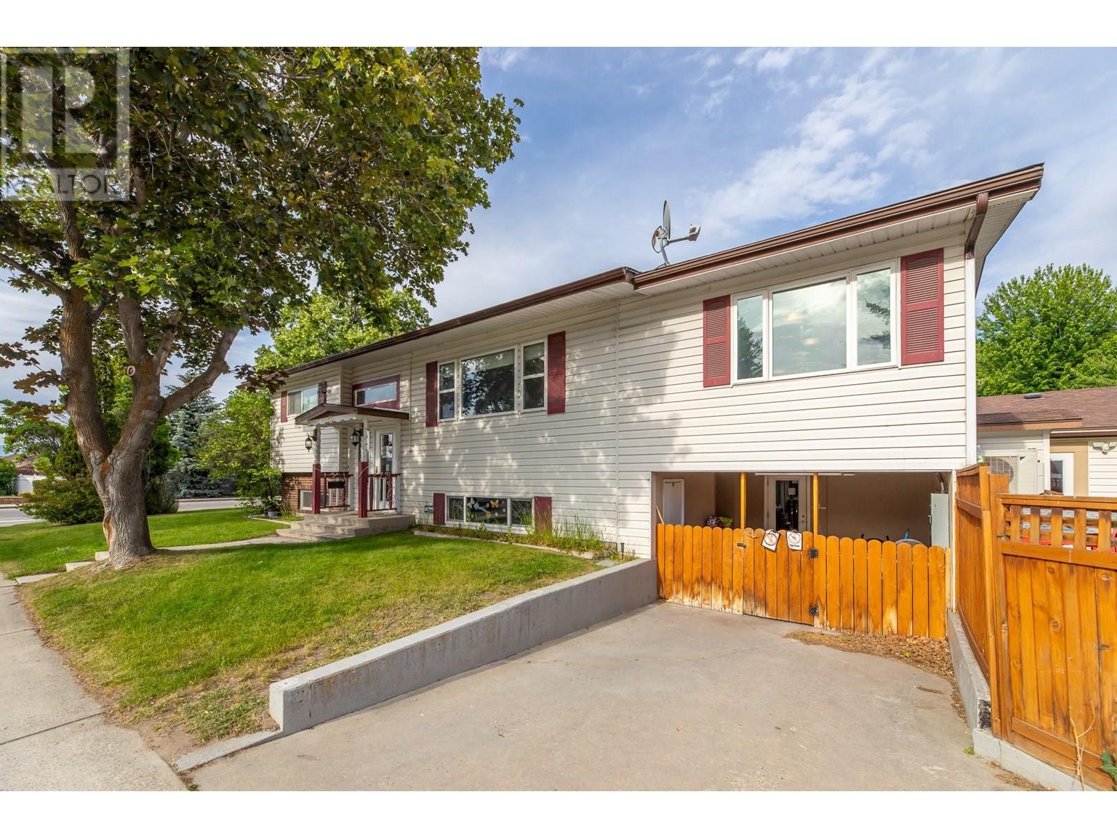 96 Yorkton Avenue, Penticton, British Columbia  V2A 3V1 - Photo 2 - 10352171