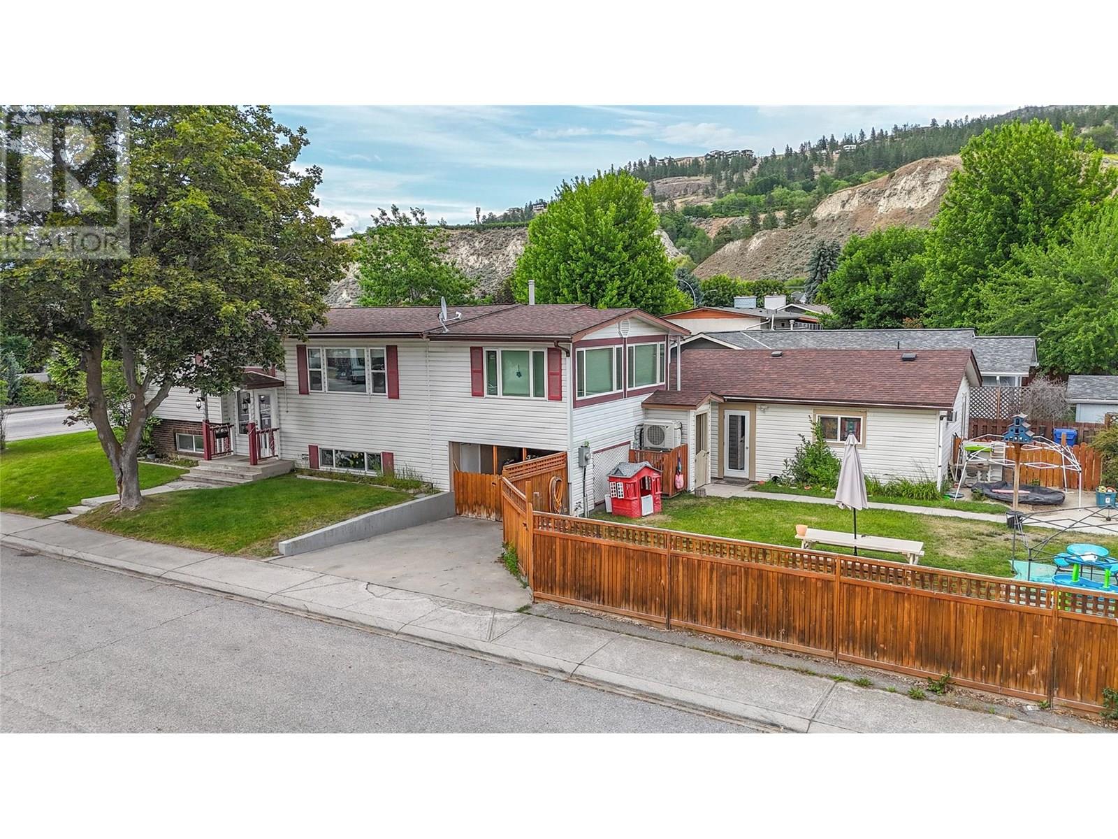 96 Yorkton Avenue, Penticton, British Columbia  V2A 3V1 - Photo 4 - 10352171
