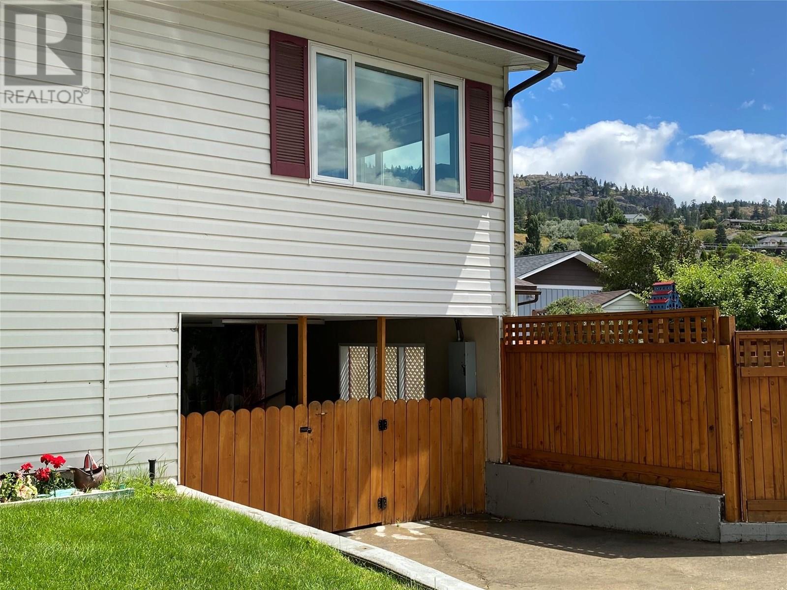 96 Yorkton Avenue, Penticton, British Columbia  V2A 3V1 - Photo 52 - 10352171