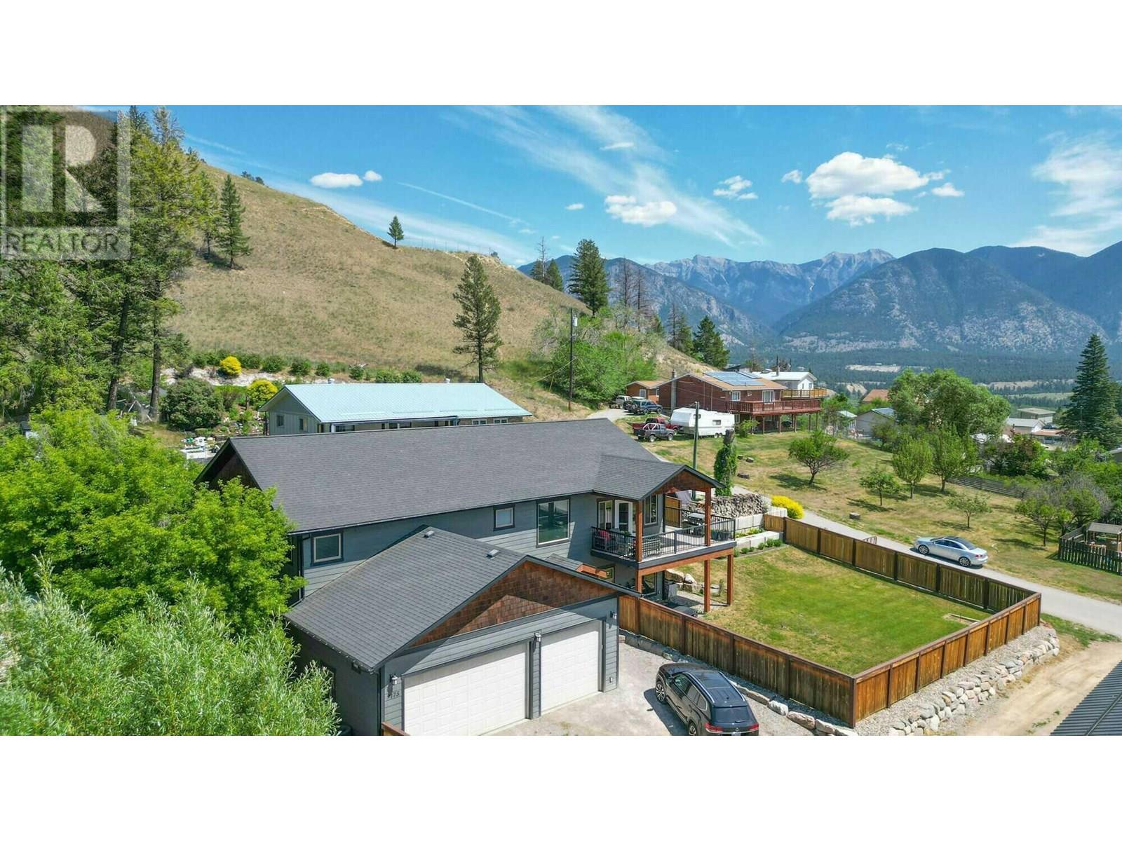 9175 West Avenue, Wilmer, British Columbia  V0A 1K5 - Photo 1 - 10352220
