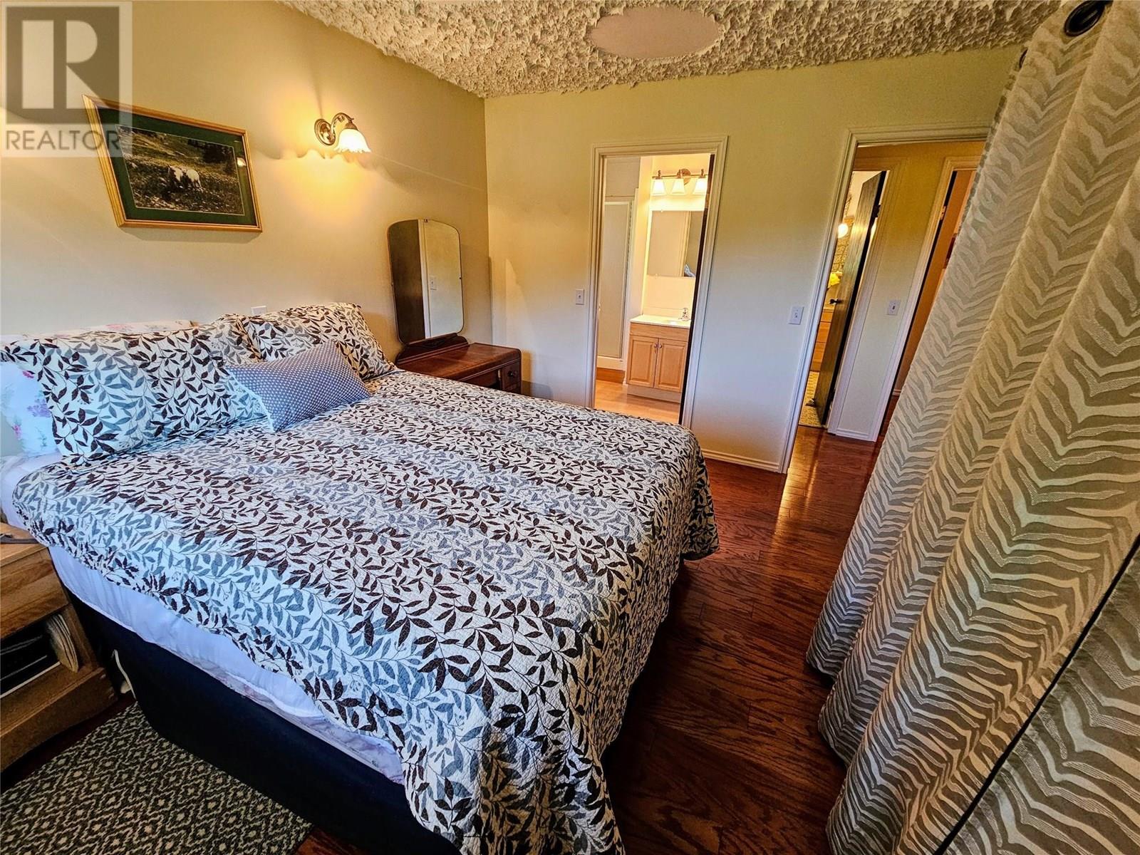 2235 Highway 3b, Fruitvale, British Columbia  V0G 1L0 - Photo 14 - 10351908