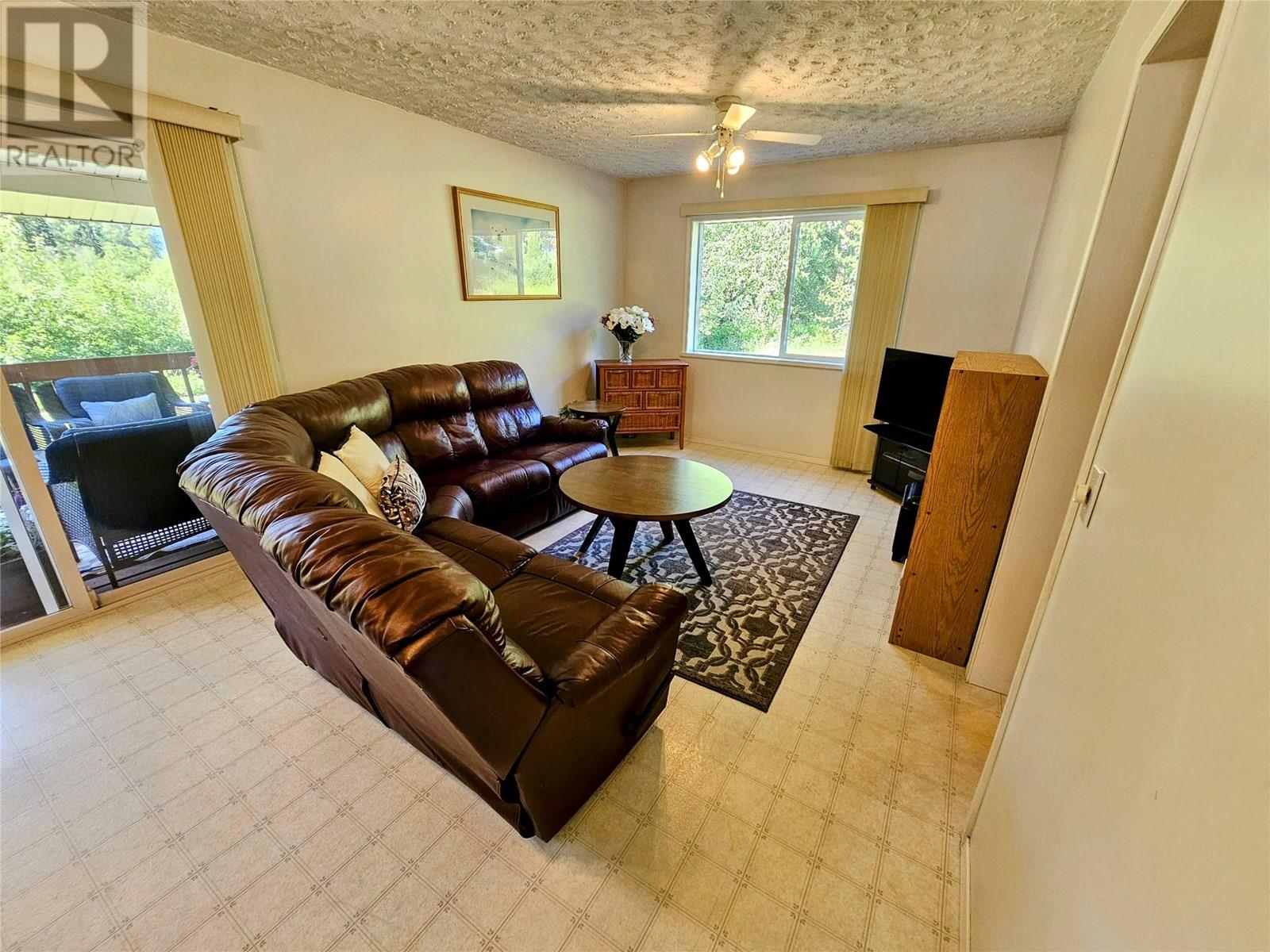 2235 Highway 3b, Fruitvale, British Columbia  V0G 1L0 - Photo 21 - 10351908