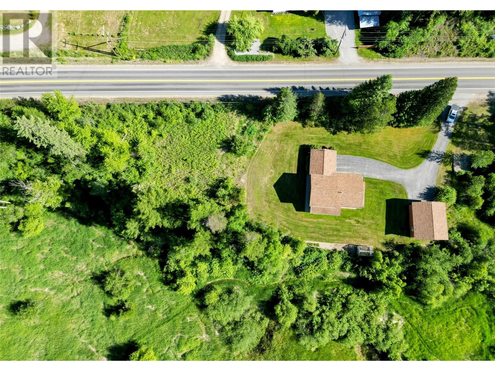 2235 Highway 3b, Fruitvale, British Columbia  V0G 1L0 - Photo 4 - 10351908