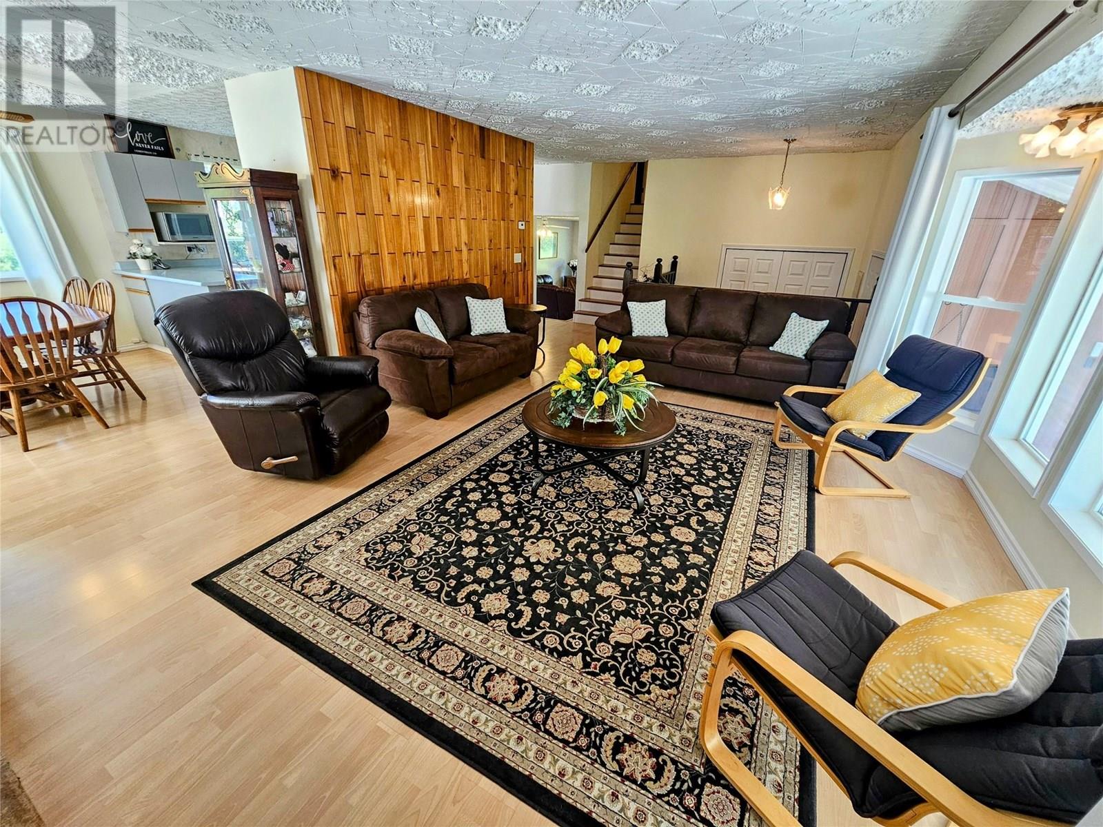 2235 Highway 3b, Fruitvale, British Columbia  V0G 1L0 - Photo 6 - 10351908