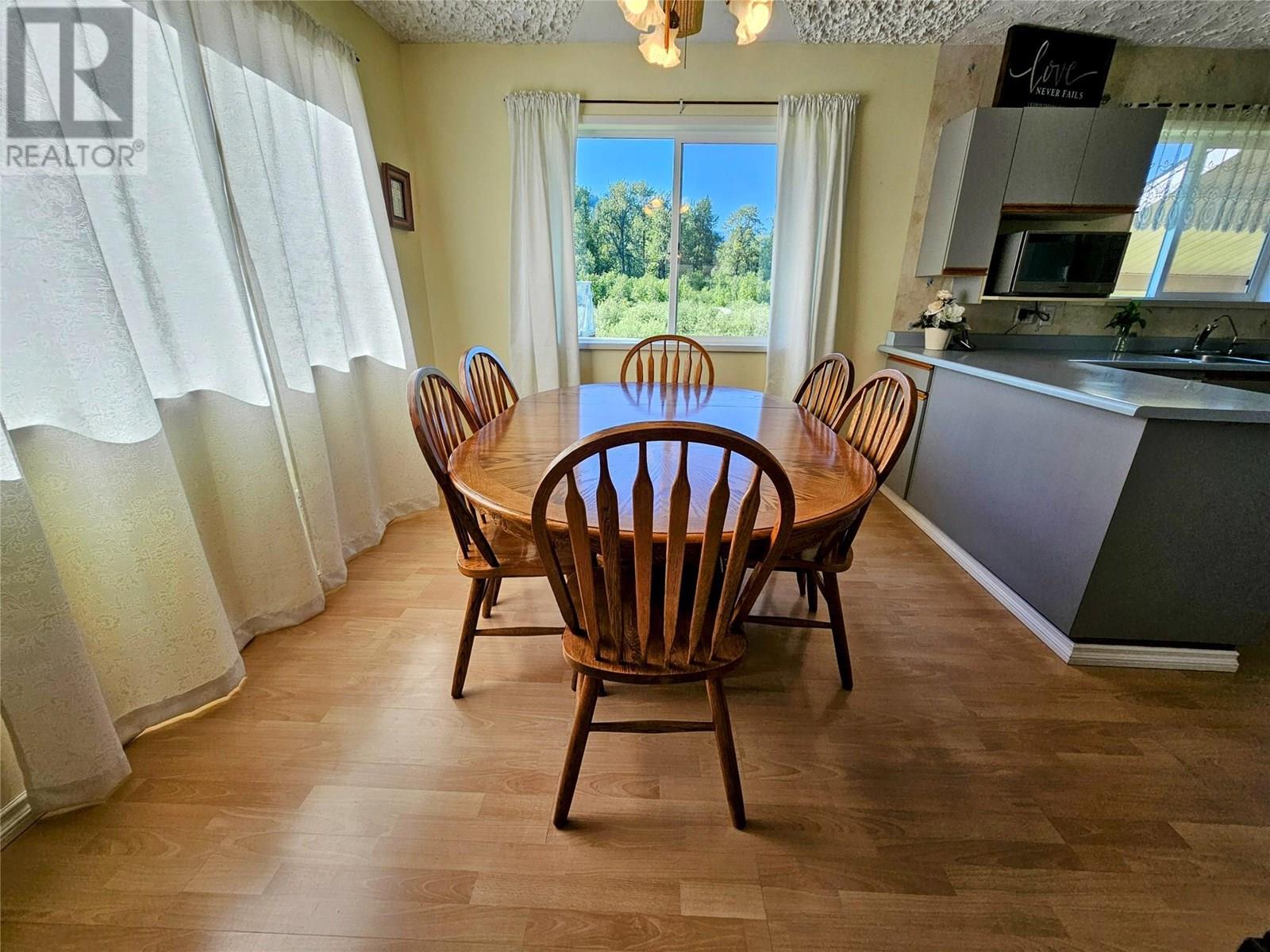 2235 Highway 3b, Fruitvale, British Columbia  V0G 1L0 - Photo 7 - 10351908