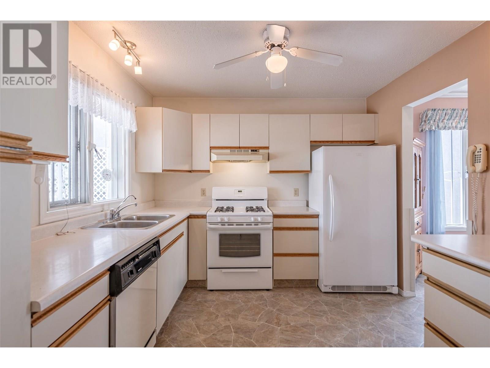 3900 27th Avenue Unit# 43 Lot# 105, Vernon, British Columbia  V1T 9E6 - Photo 10 - 10352279