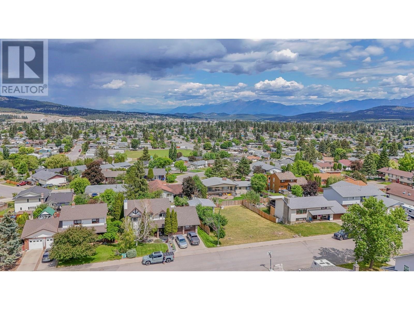 604 16th  S Street, Cranbrook, British Columbia  V1C 5V4 - Photo 2 - 10352356