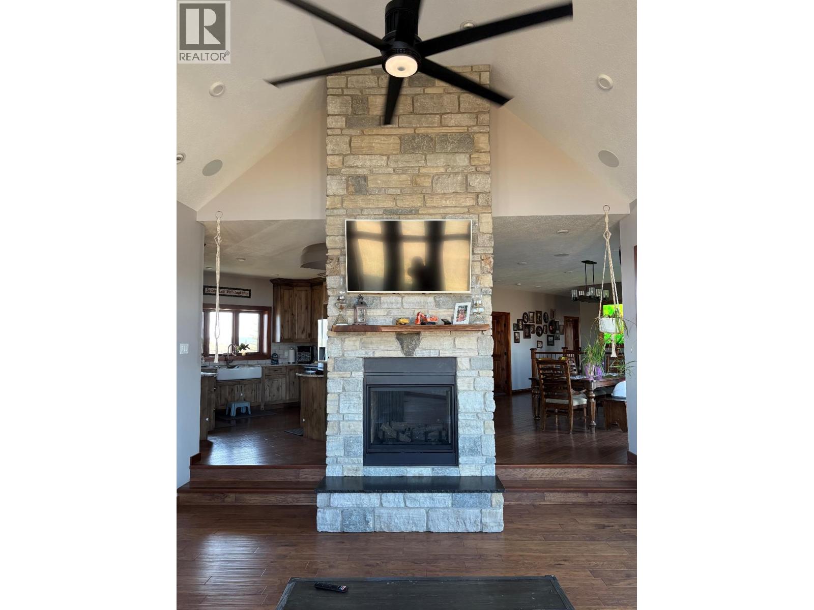 8142 219 Road, Dawson Creek, British Columbia  V1G 4E8 - Photo 9 - 10352411