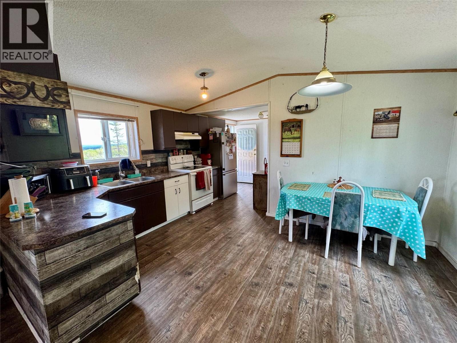 13361 213 Road, Dawson Creek, British Columbia  V0C 2C0 - Photo 4 - 10352467