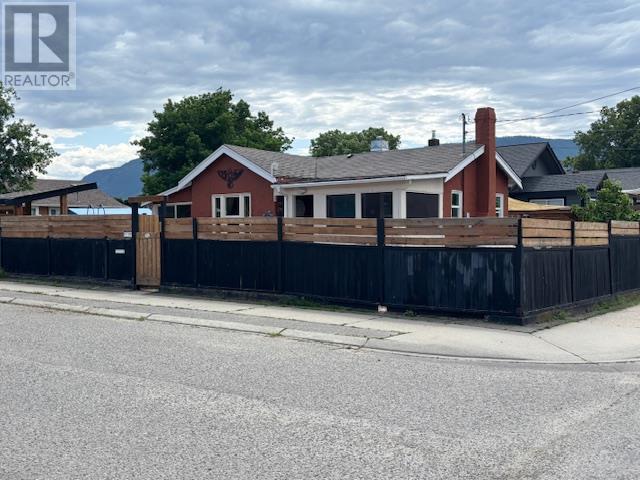 402 Orchard Avenue, Penticton, British Columbia  V2A 1Y2 - Photo 1 - 10352420