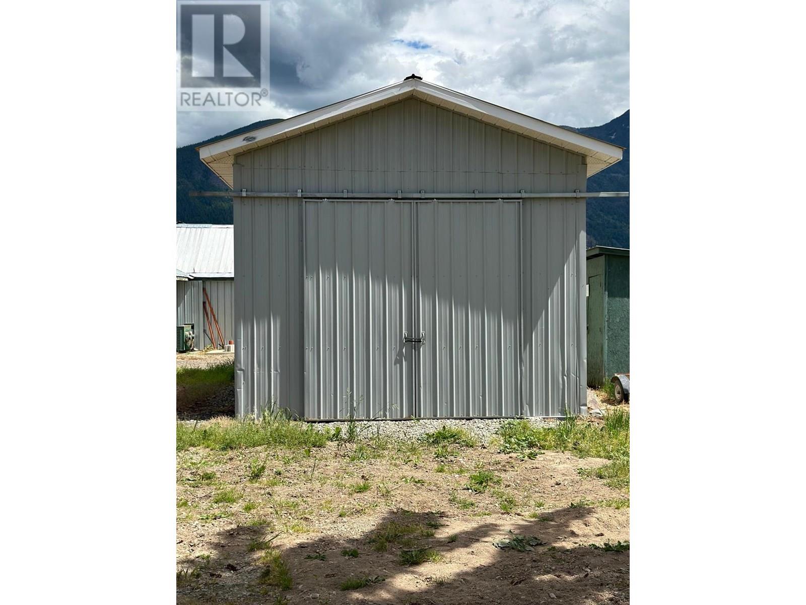 3029 Erickson Road, Creston, British Columbia  V0B 1G1 - Photo 3 - 10352785