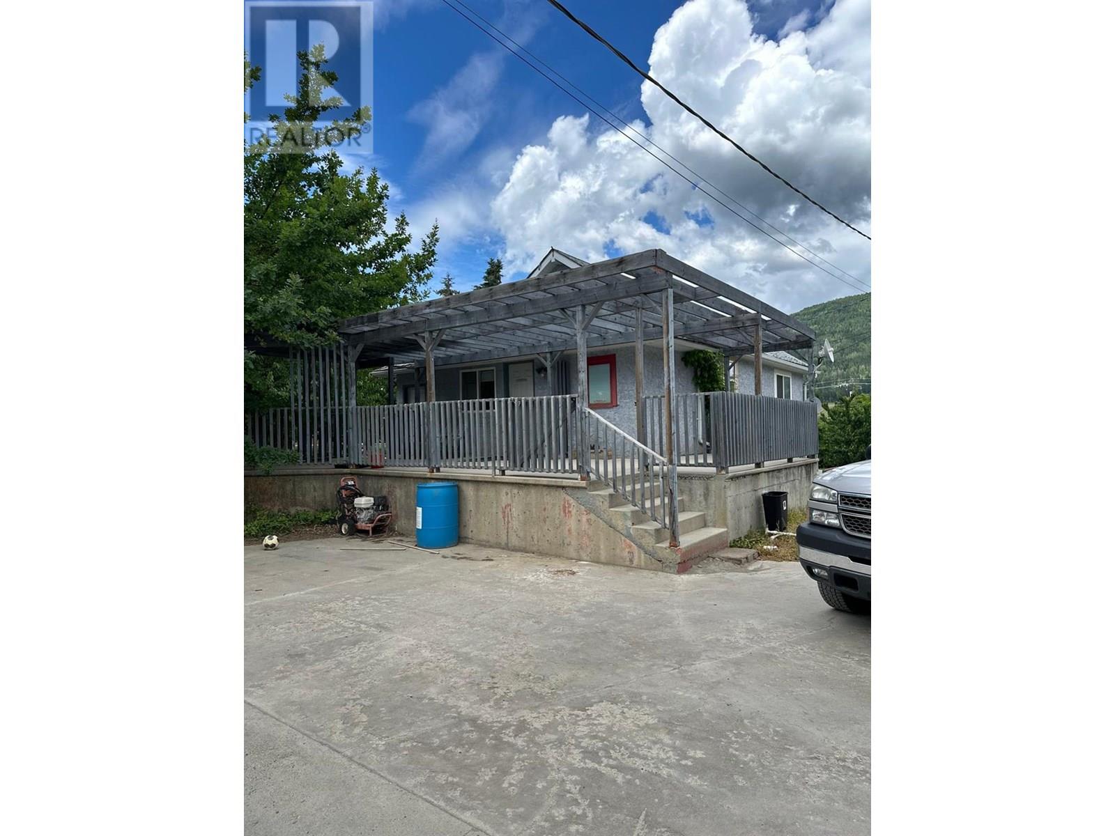 3037 Erickson Road, Creston, British Columbia  V0B 1G1 - Photo 2 - 10352802