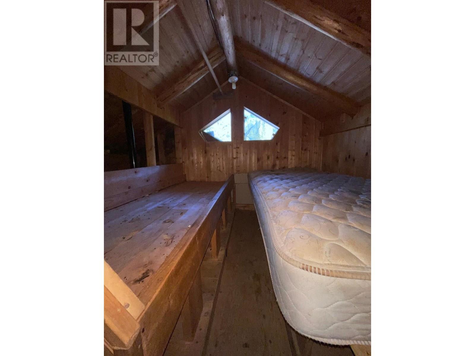 7826 3 Highway, Yahk, British Columbia  V0B 2P0 - Photo 21 - 10352619