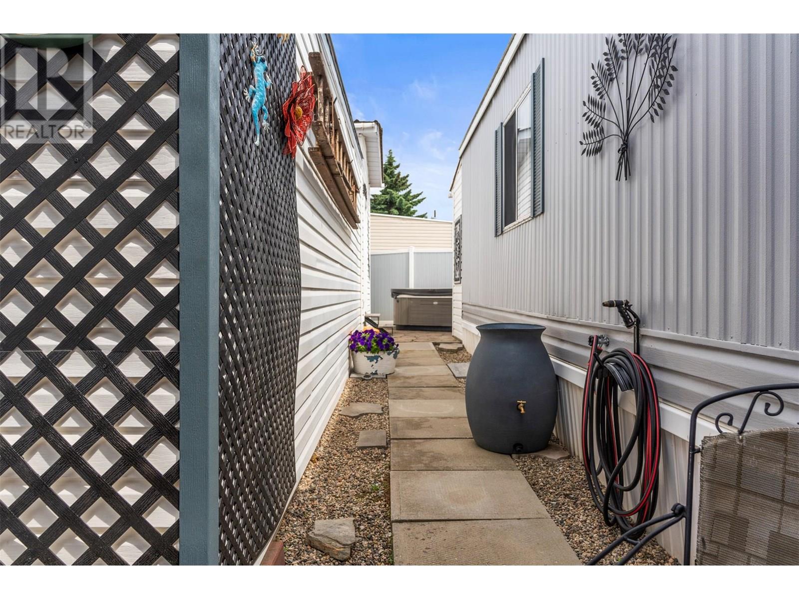 9020 Jim Bailey Road Unit# 48 Lot# 48, Kelowna, British Columbia  V4V 1E5 - Photo 7 - 10351377