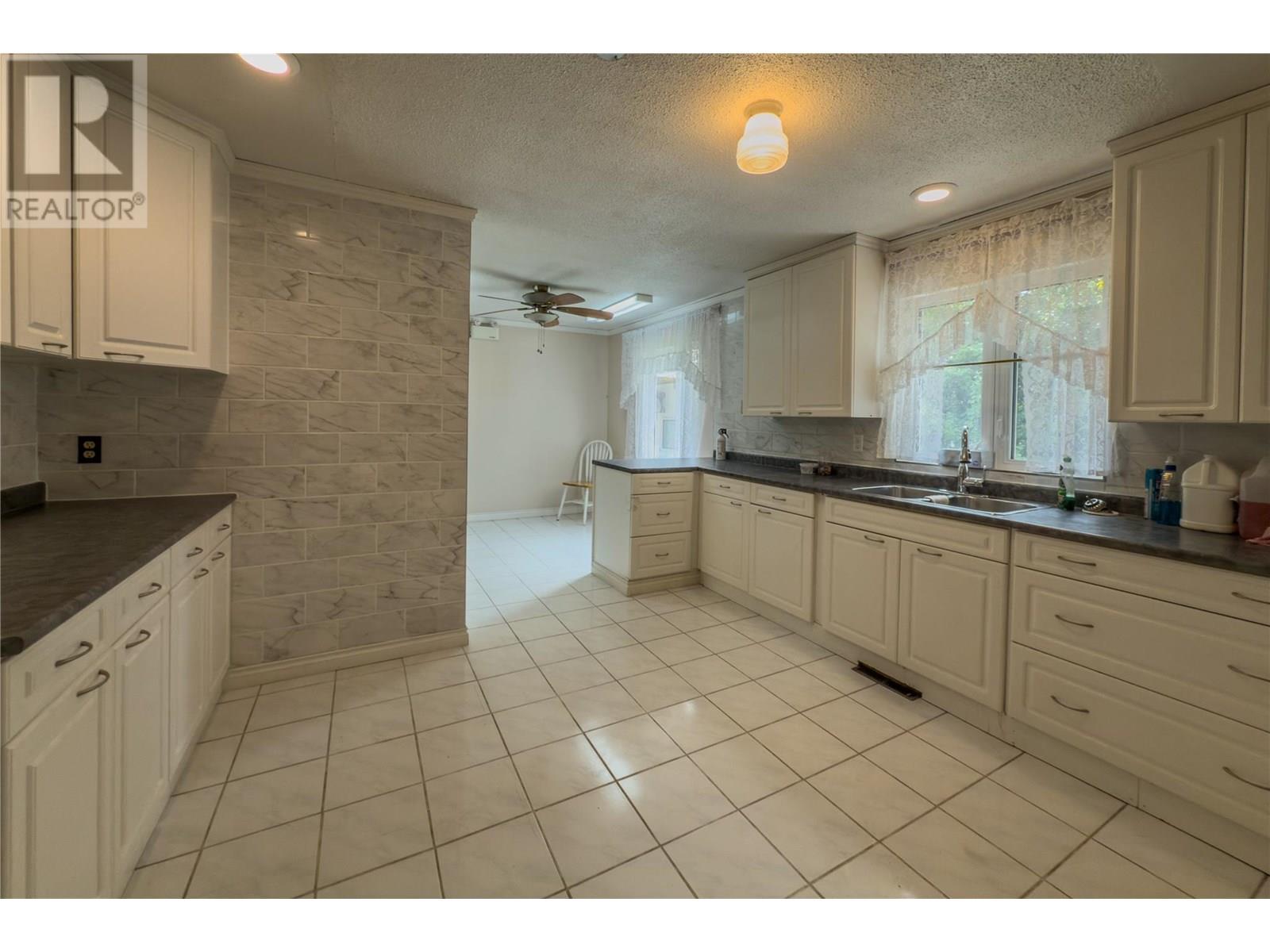 1691 Oberg Johnson Road, Golden, British Columbia  V0A 1H1 - Photo 4 - 10352667