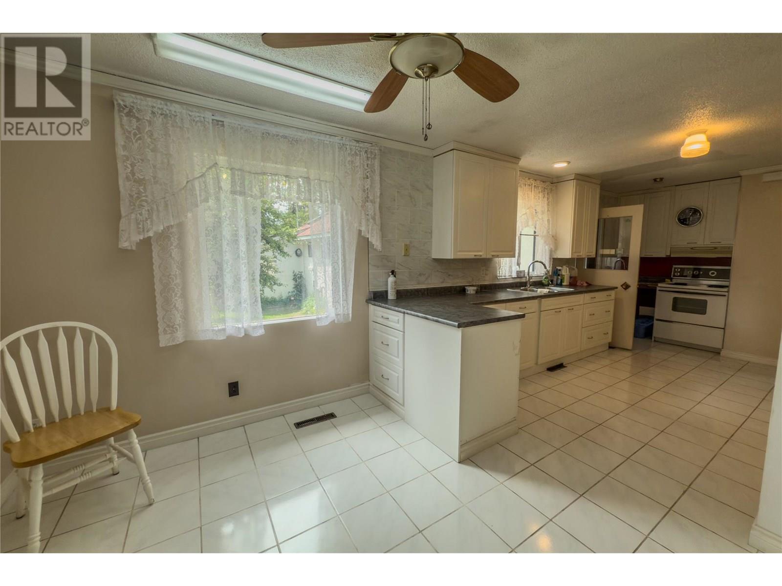 1691 Oberg Johnson Road, Golden, British Columbia  V0A 1H1 - Photo 5 - 10352667