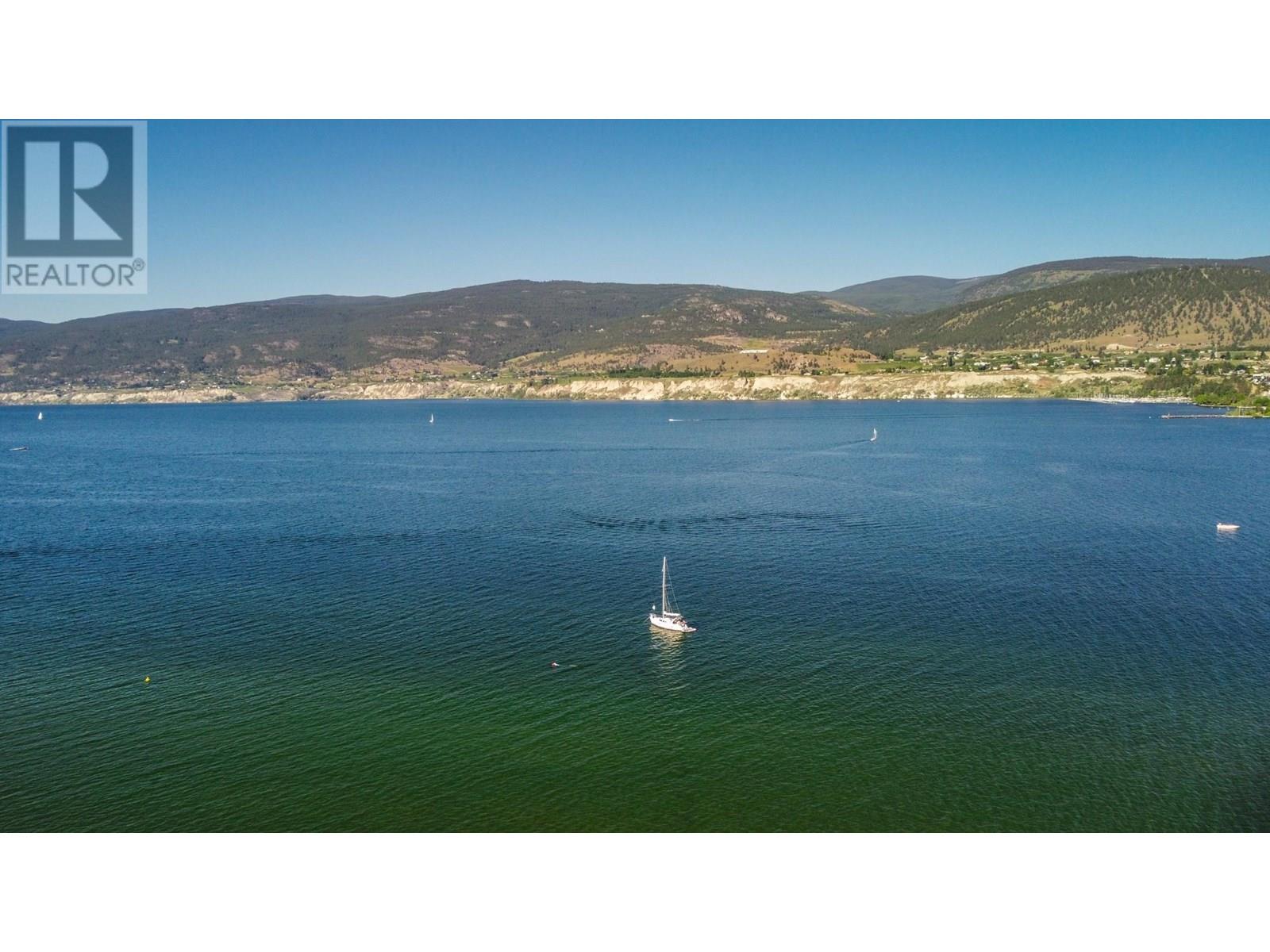 606 Red Wing Drive, Penticton, British Columbia  V2A 8N7 - Photo 2 - 10351382