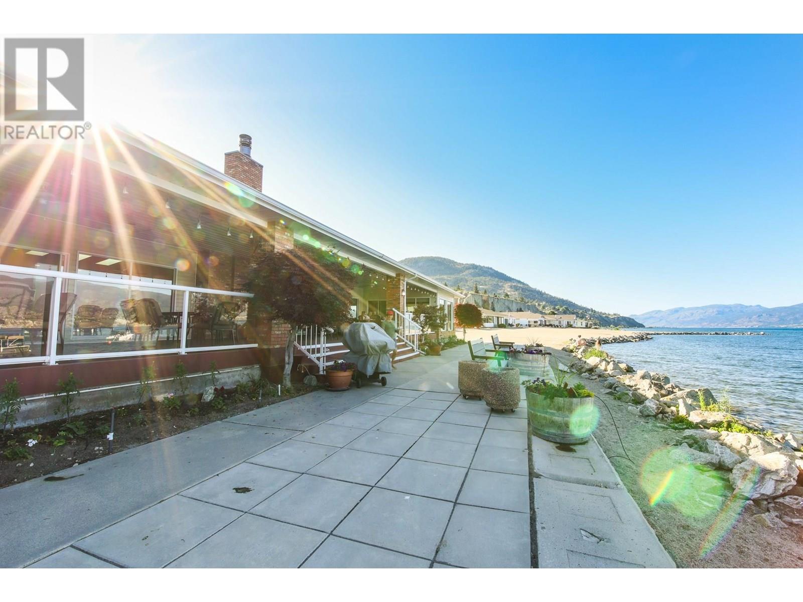 606 Red Wing Drive, Penticton, British Columbia  V2A 8N7 - Photo 4 - 10351382