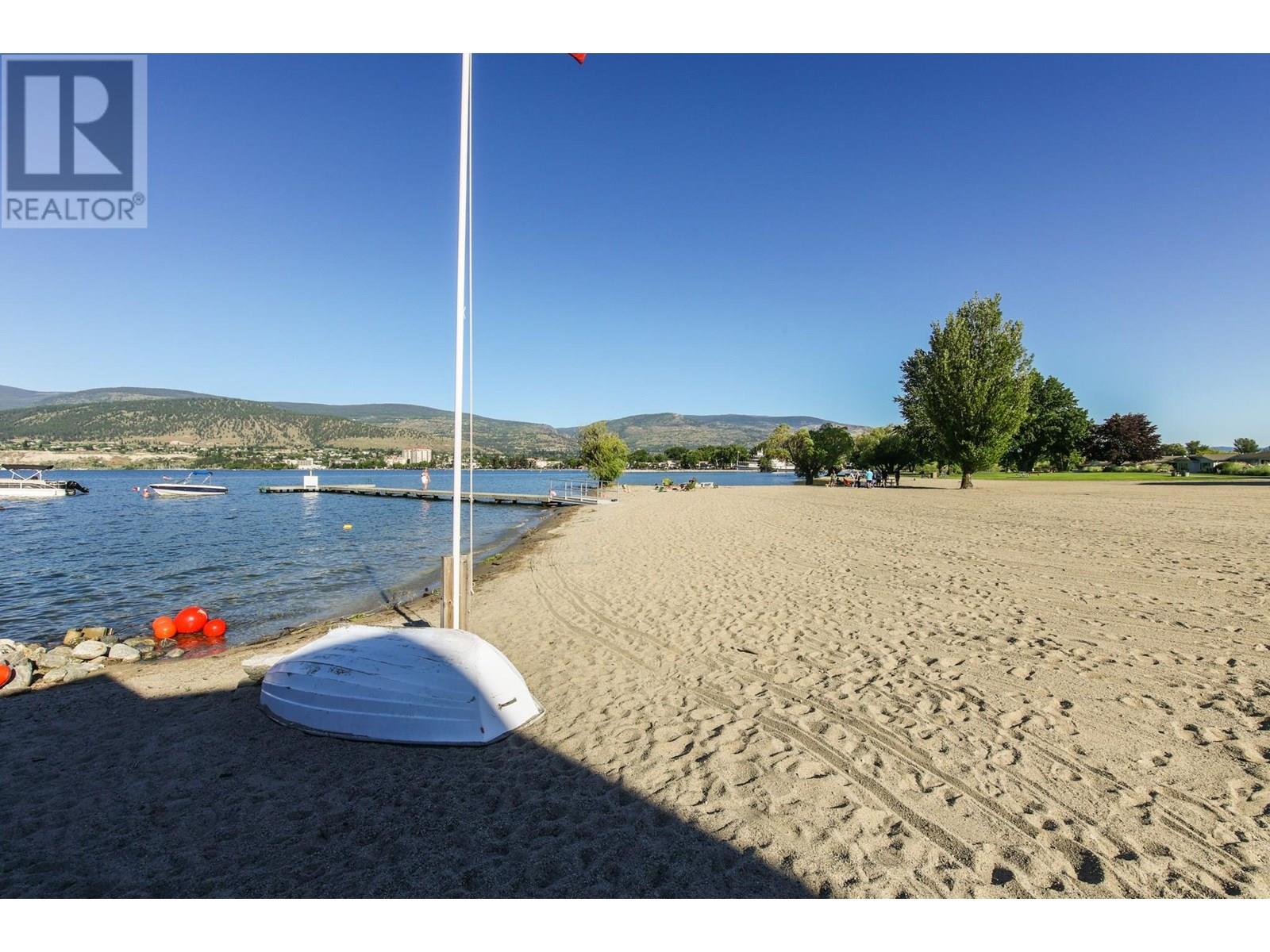 606 Red Wing Drive, Penticton, British Columbia  V2A 8N7 - Photo 5 - 10351382