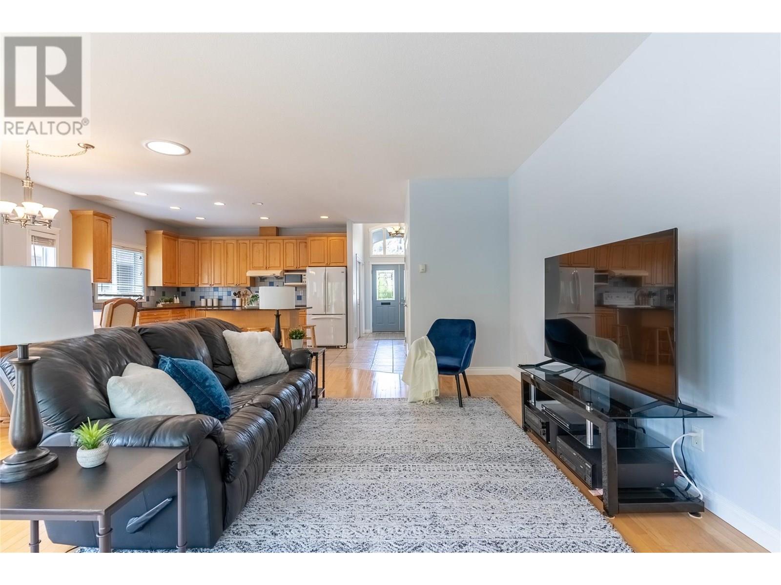 3727 Overlander Drive, Kamloops, British Columbia  V2B 8M4 - Photo 13 - 10353078