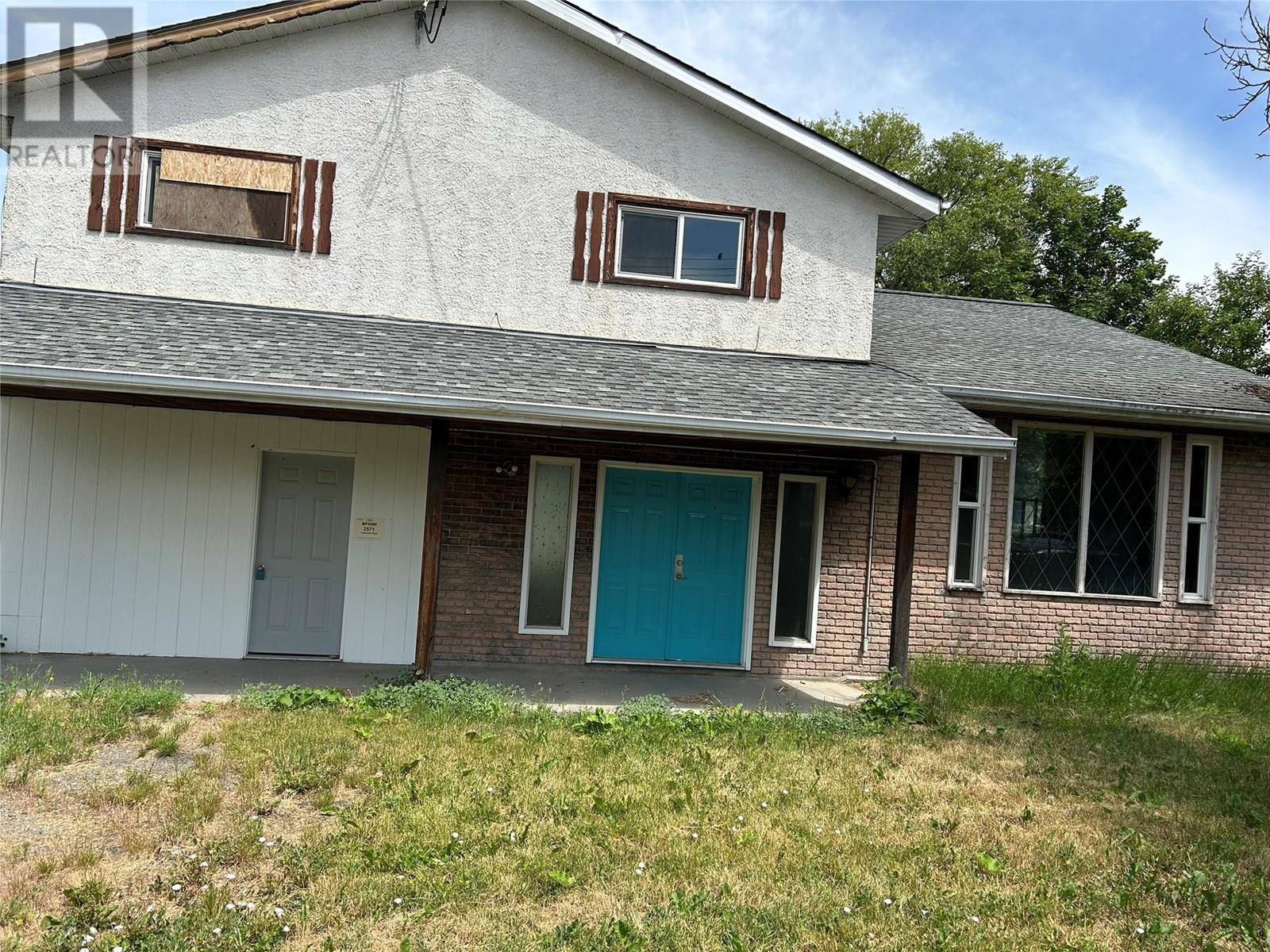 2571 Lakeshore Road, Vernon, British Columbia  V1H 1M9 - Photo 2 - 10353076