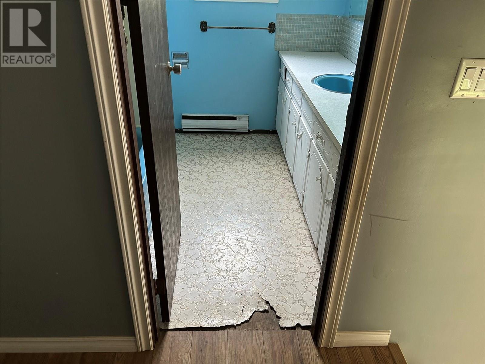 2571 Lakeshore Road, Vernon, British Columbia  V1H 1M9 - Photo 8 - 10353076