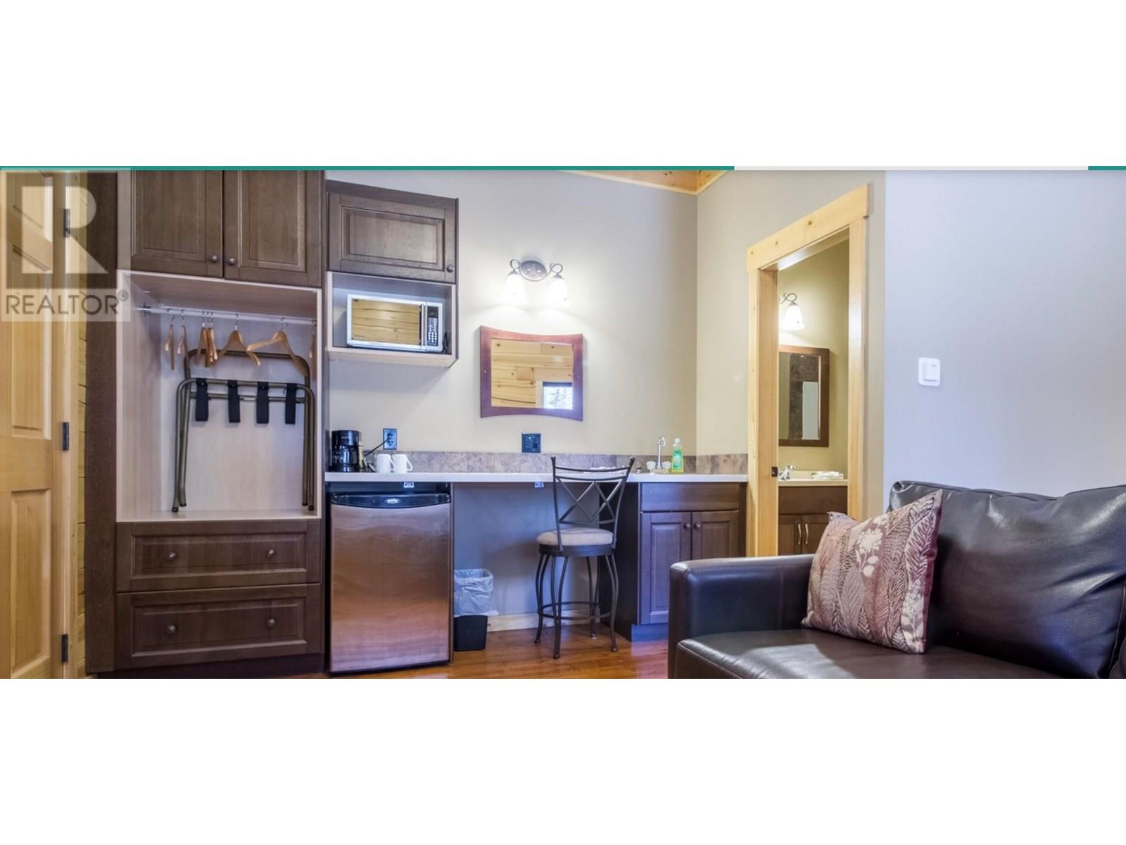 9500 Highway 93 S, Spillimacheen, British Columbia  V0A 1M0 - Photo 14 - 10353441