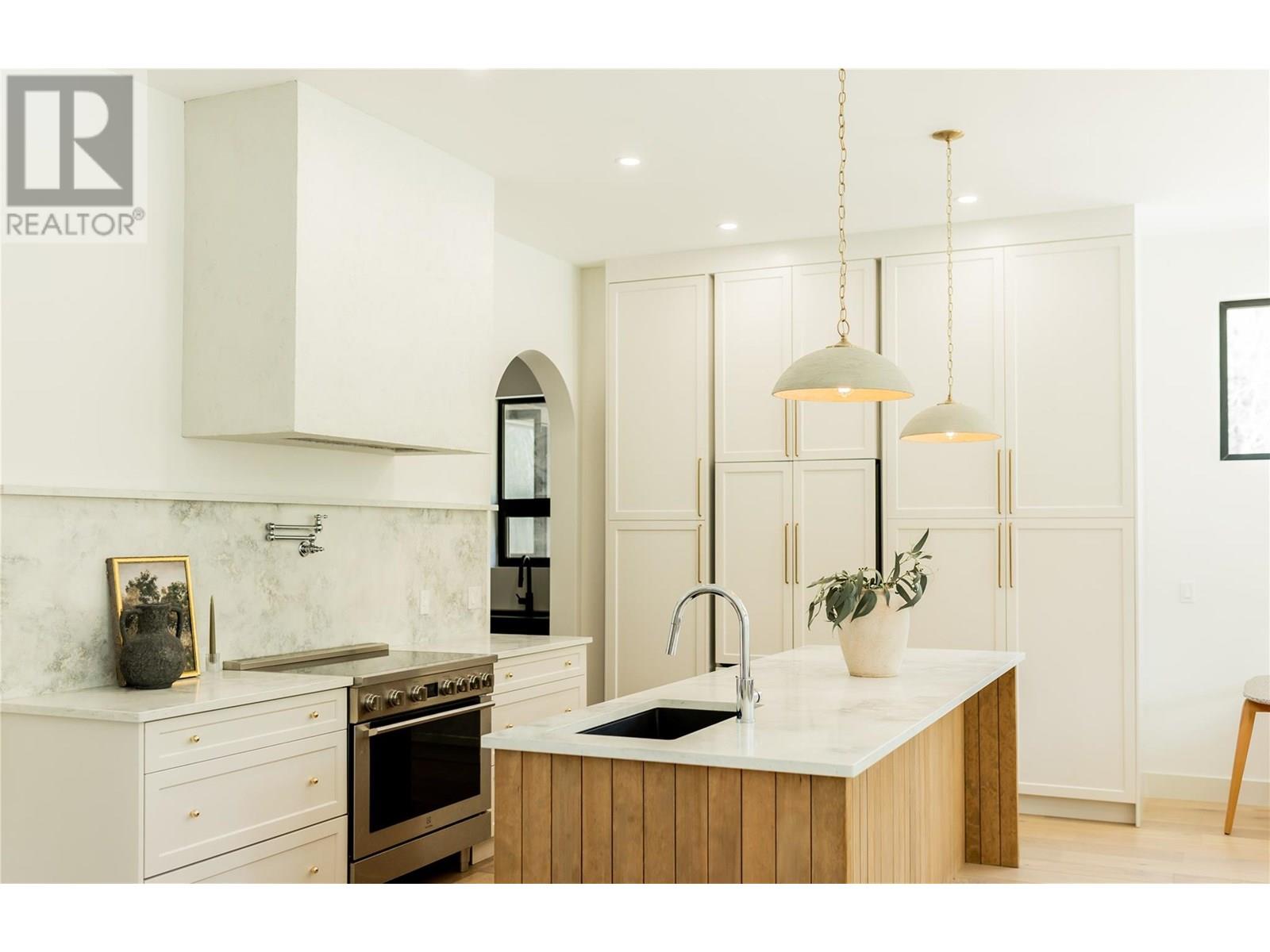 2690 Placer Place, Grand Forks, British Columbia  V0H 1H2 - Photo 10 - 10353463