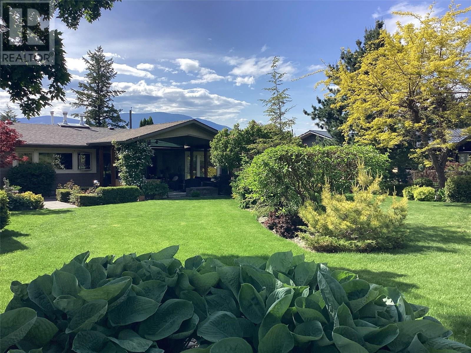 2150 28 Street Ne, Salmon Arm, British Columbia  V1E 3E1 - Photo 1 - 10352007