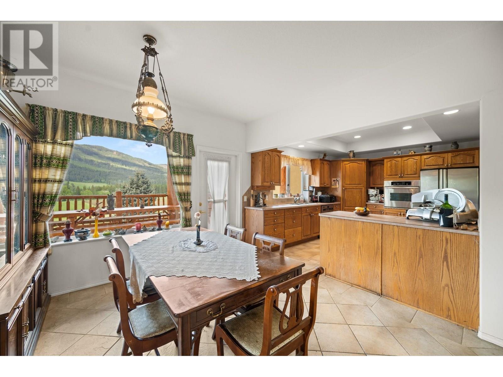 910 Lumby Mabel Lake Road, Lumby, British Columbia  V0E 2G5 - Photo 15 - 10353461