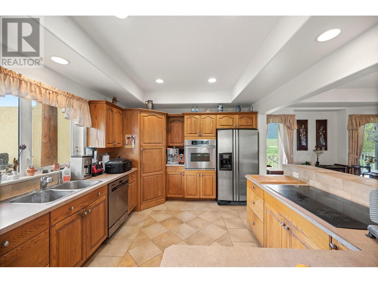 910 Lumby Mabel Lake Road, Lumby, British Columbia  V0E 2G5 - Photo 17 - 10353461