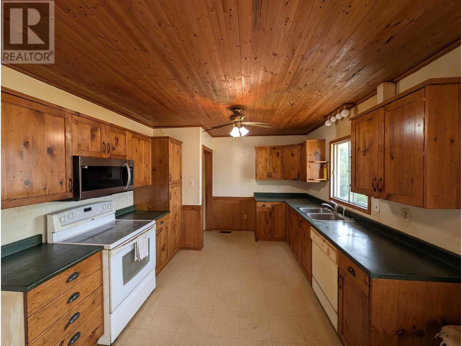 2437 Coutlee Avenue, Merritt, British Columbia  V1K 1B8 - Photo 8 - 10353584