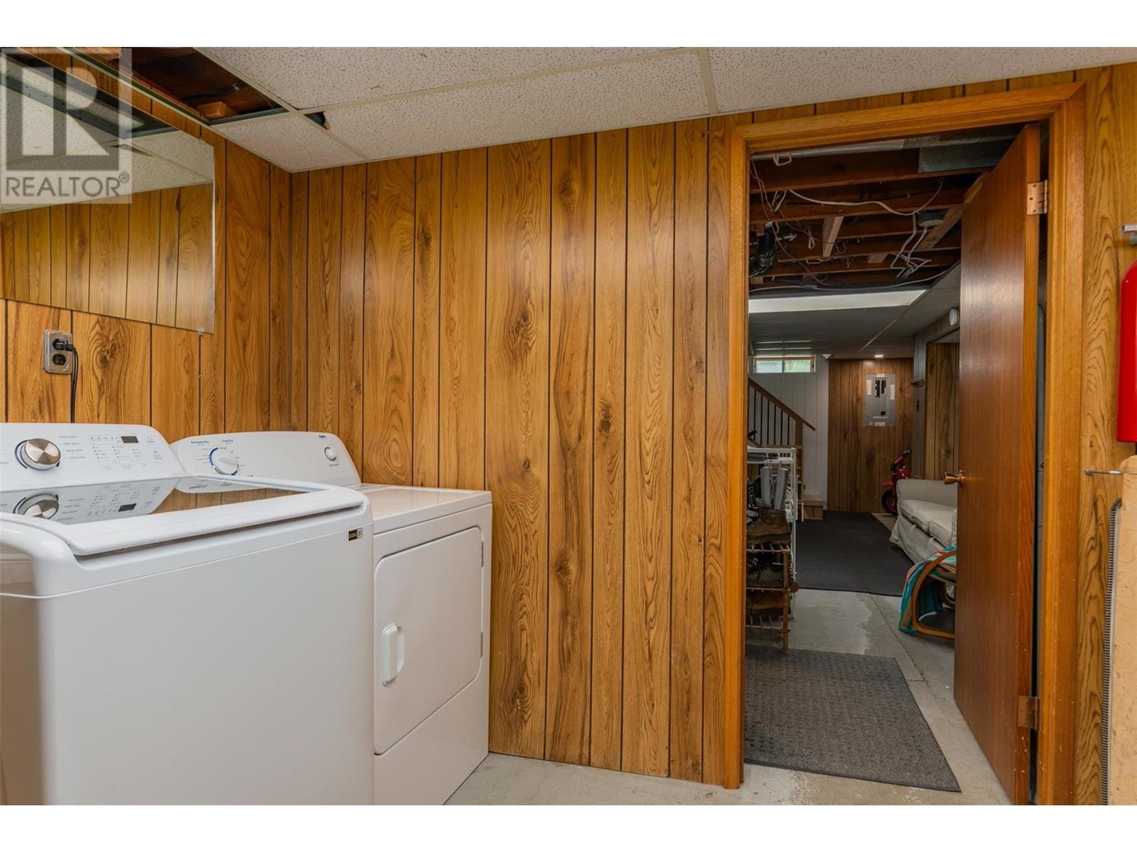 1953 Plewman Way, Rossland, British Columbia  V0G 1Y0 - Photo 21 - 10353239