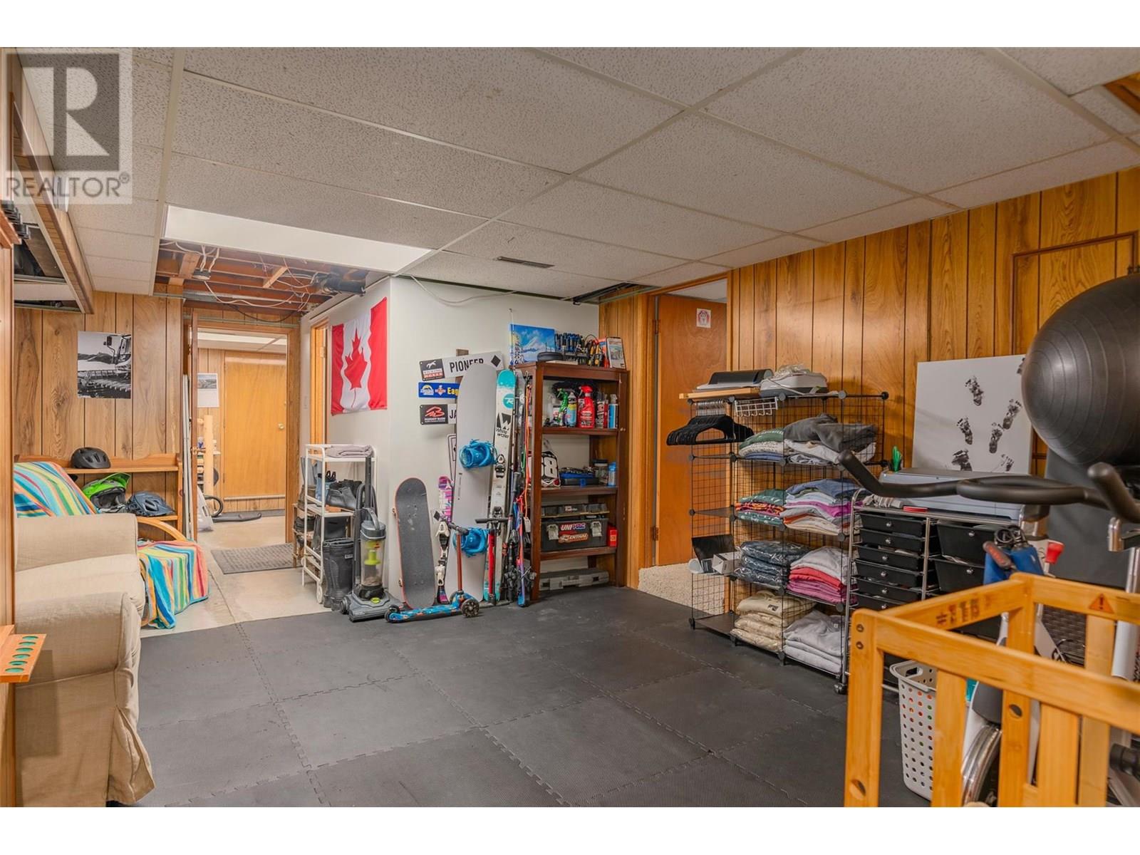 1953 Plewman Way, Rossland, British Columbia  V0G 1Y0 - Photo 24 - 10353239