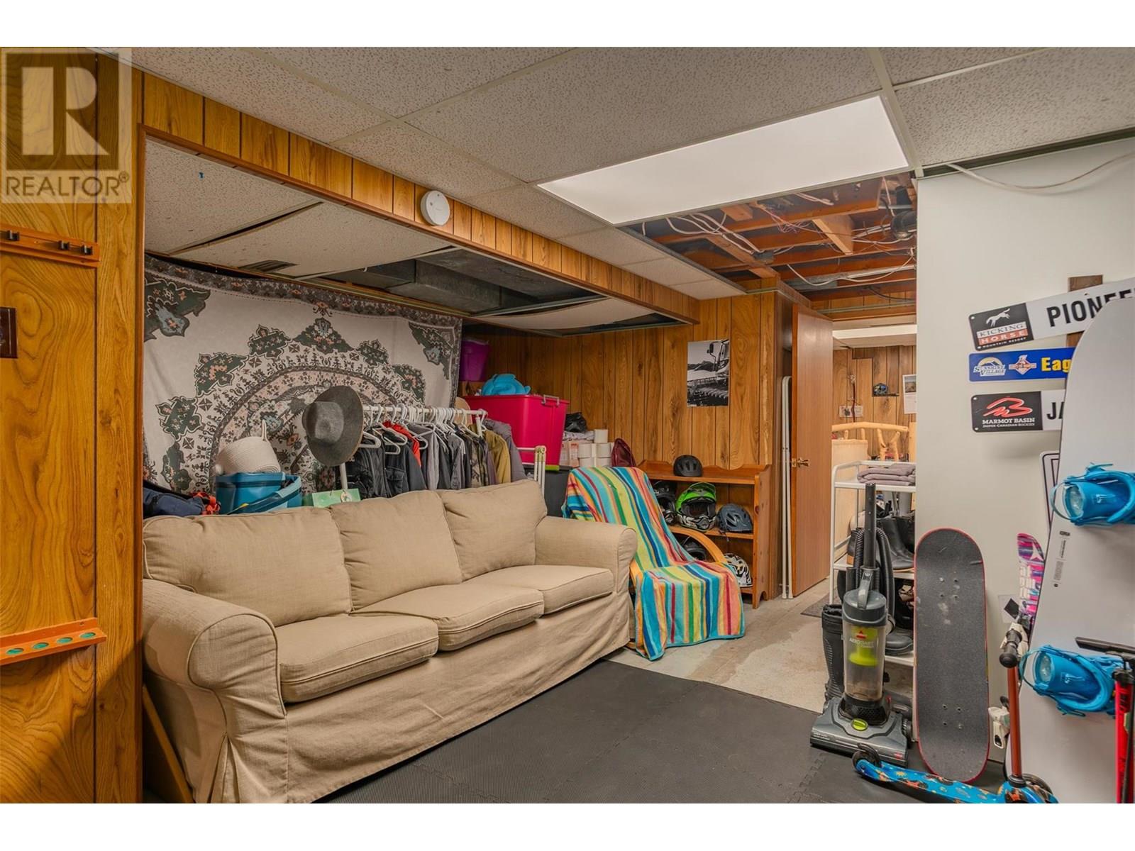 1953 Plewman Way, Rossland, British Columbia  V0G 1Y0 - Photo 25 - 10353239