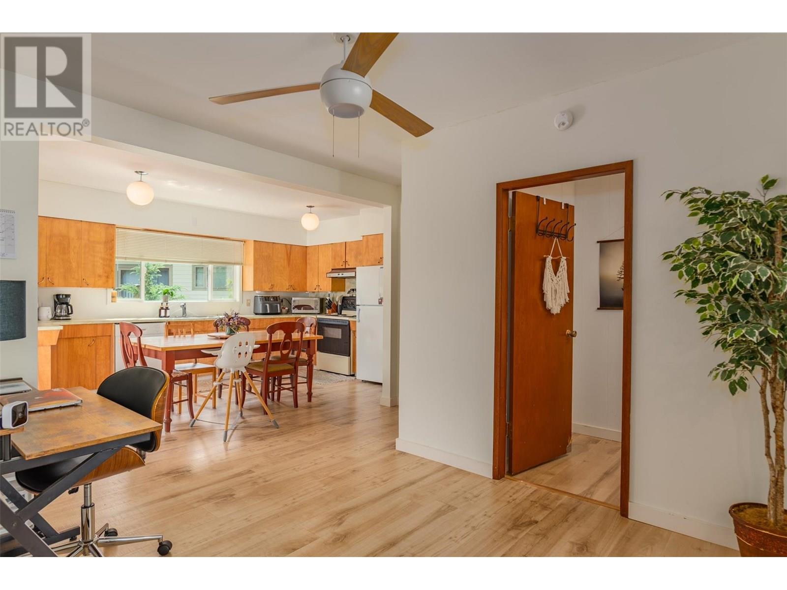 1953 Plewman Way, Rossland, British Columbia  V0G 1Y0 - Photo 9 - 10353239